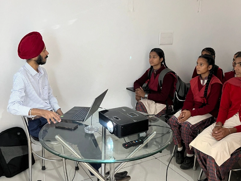 A hands-on learning session with Nag Kalan GSSS students, organized by Webcooks.