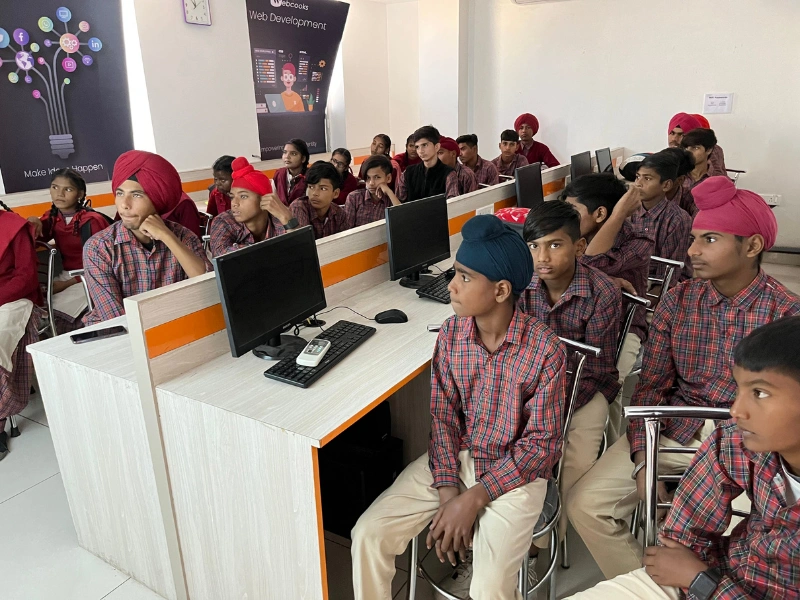 A hands-on learning session with Nag Kalan GSSS students, organized by Webcooks.