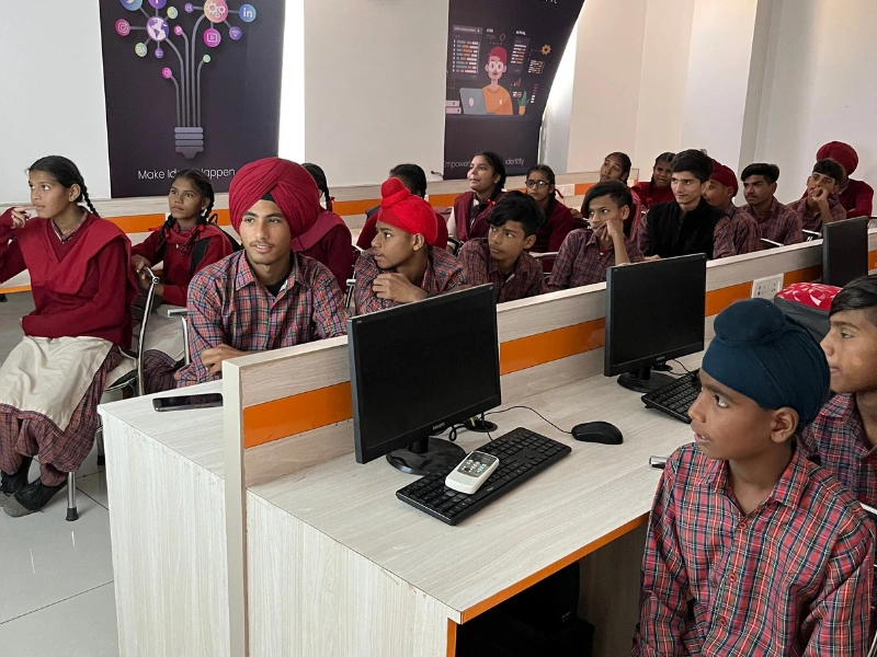 A hands-on learning session with Nag Kalan GSSS students, organized by Webcooks.